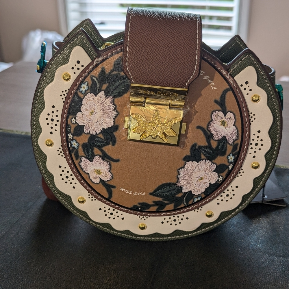 Green Round Bag With Strap - image 1